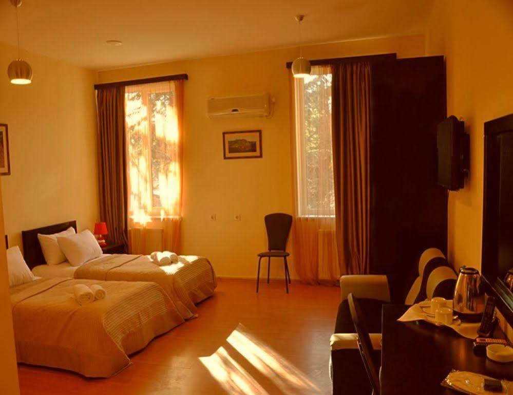 Gold Star Hotel Tbiliszi Kültér fotó